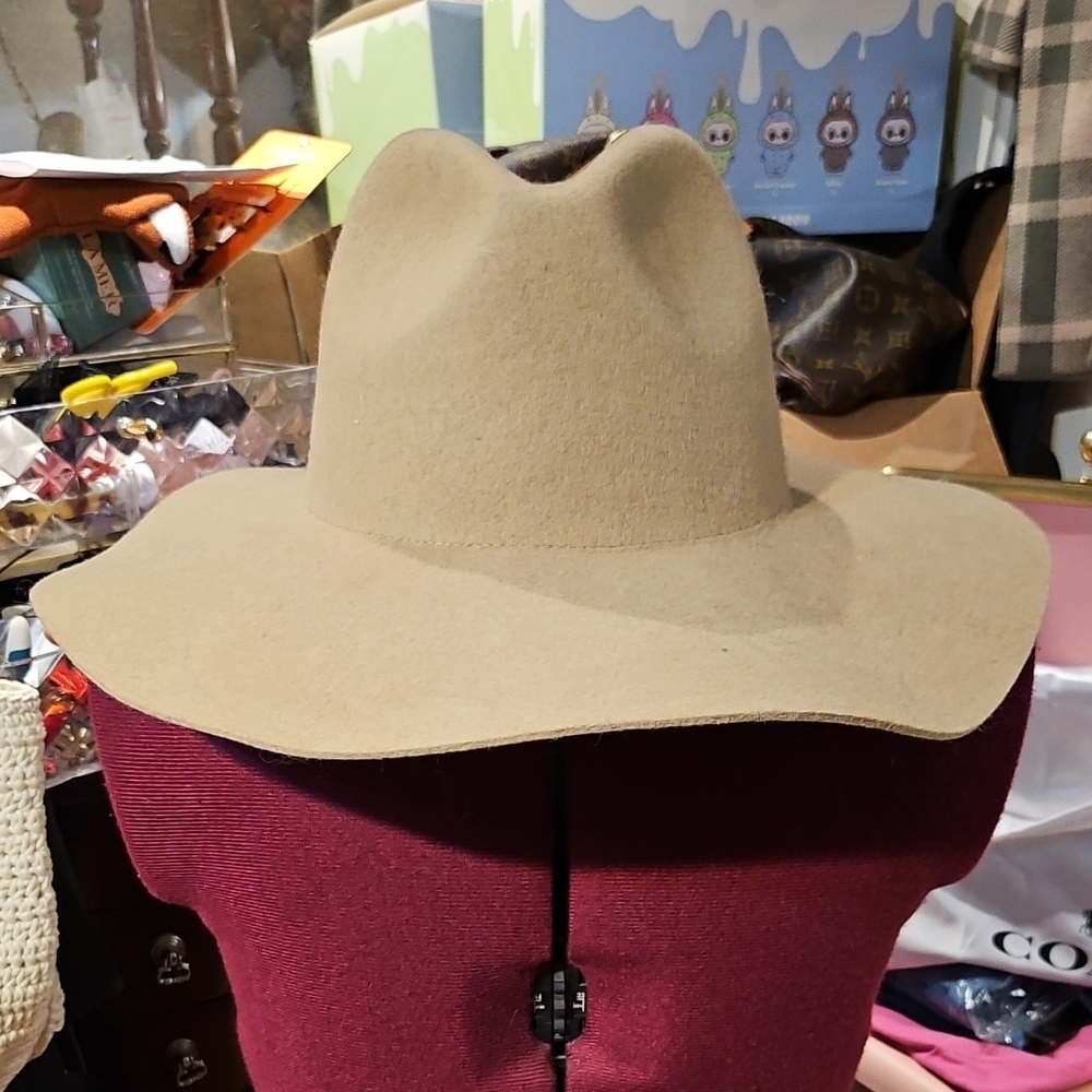 Gigi Pip Australian 100% Wool Hat 57 S/M New